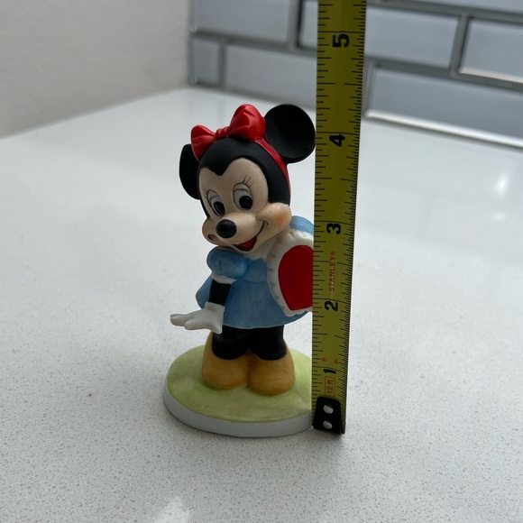 Vintage Minnie Mouse Figurine Heart Walt Disney Productions Bisque Porcelain - Picture 10 of 10